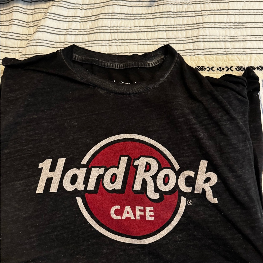 Hard Rock Cafe Black and Red Logo Tee